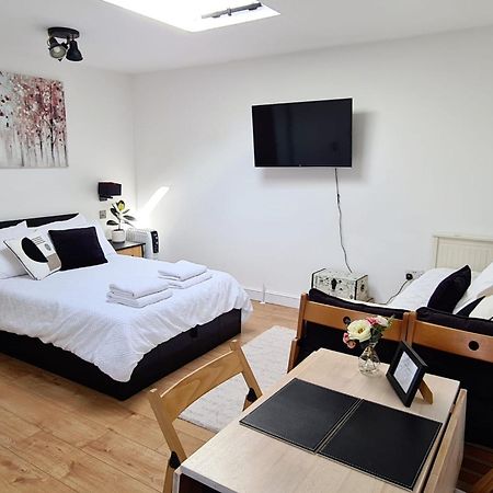 Canterbury Romantic Modern Home Goodnestone  Bagian luar foto