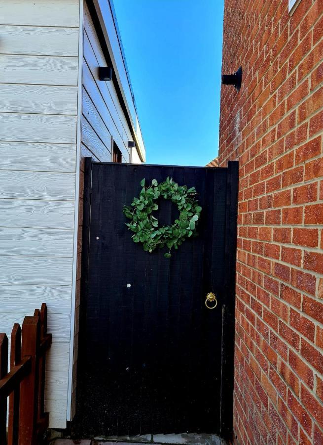 Canterbury Romantic Modern Home Goodnestone  Bagian luar foto